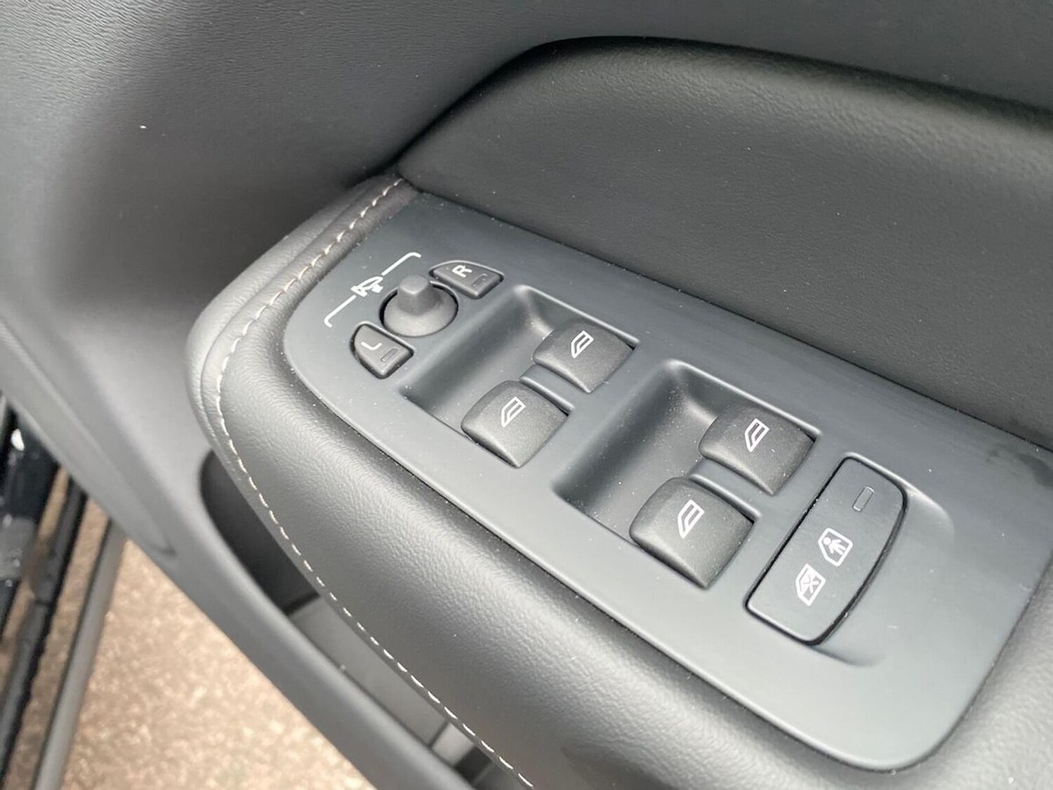 Used Volvo XC60 2024 for sale - 76236969: Photo 21