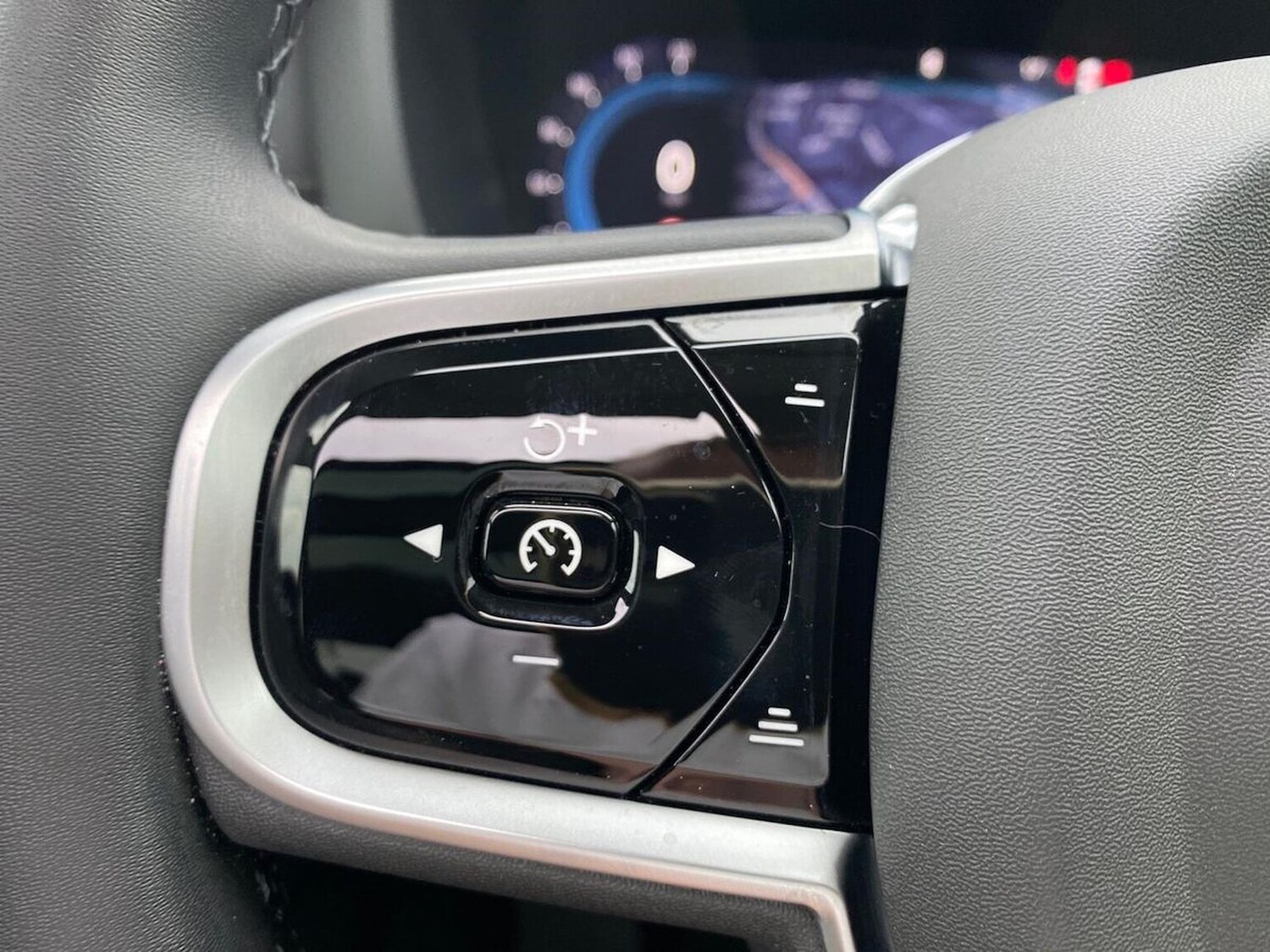 Used Volvo XC60 2024 for sale - 76236969: Photo 27