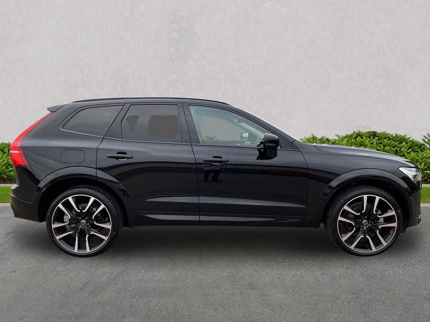 Used Volvo XC60 2024 for sale - 76236969: Photo 3