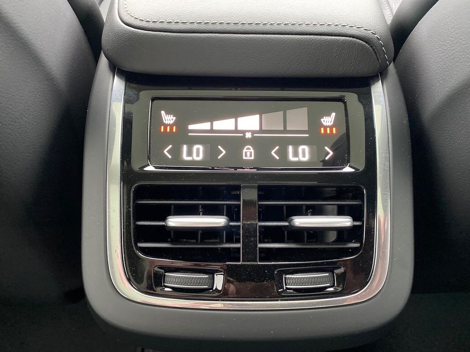 Used Volvo XC60 2024 for sale - 76236969: Photo 39