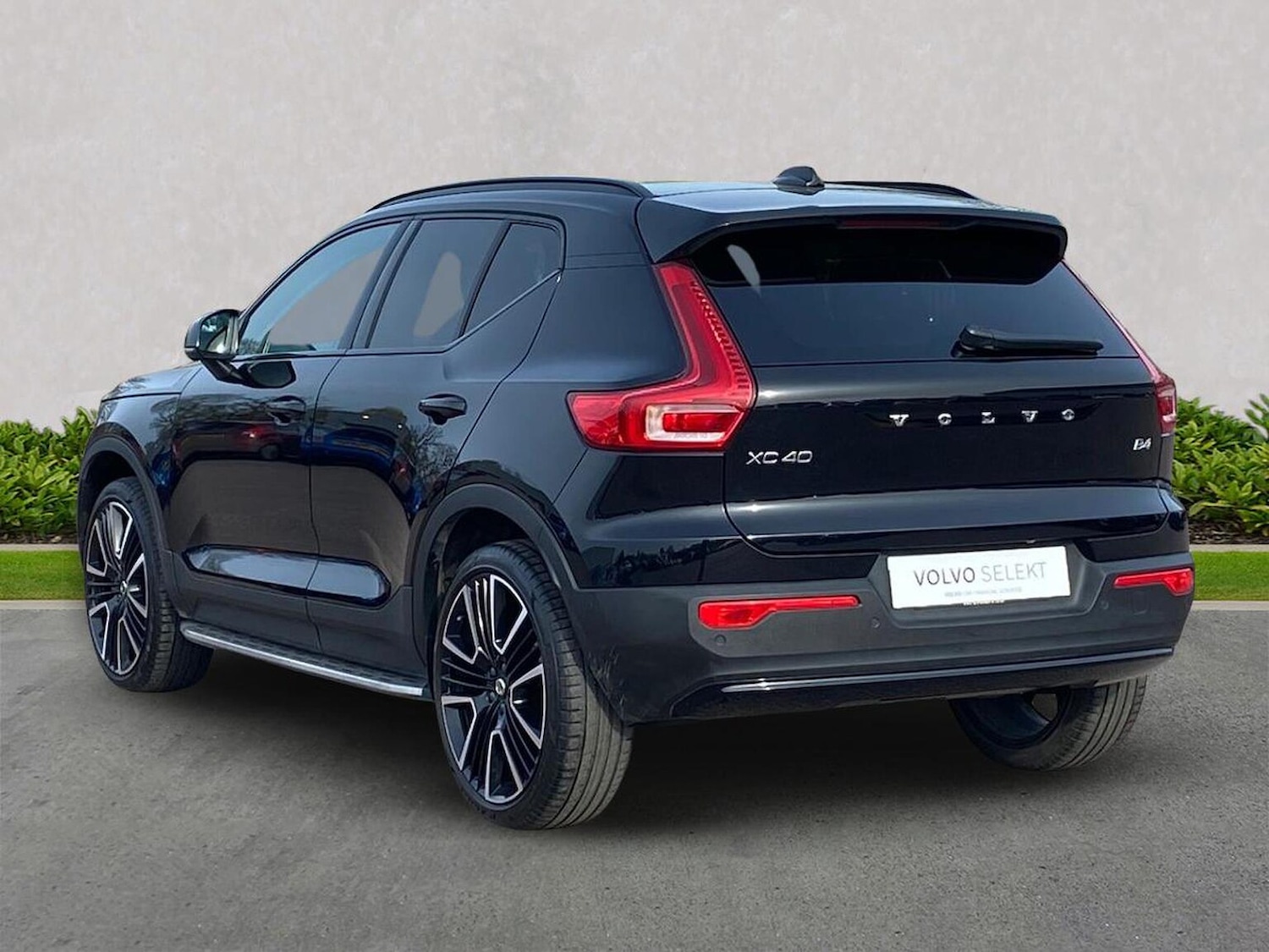 Used Volvo XC40 2024 for sale - 78193982: Photo 2