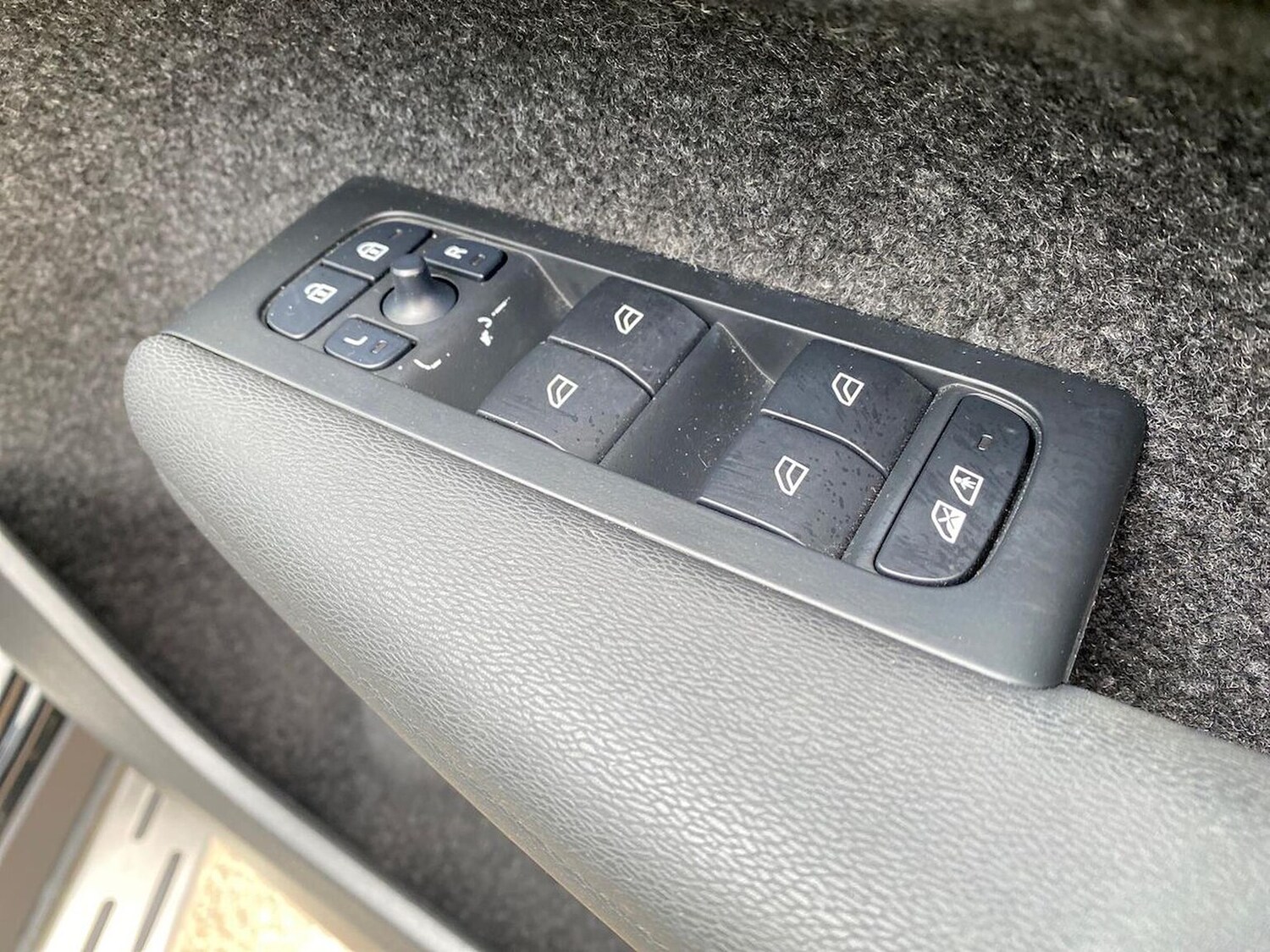 Used Volvo XC40 2024 for sale - 78193982: Photo 23