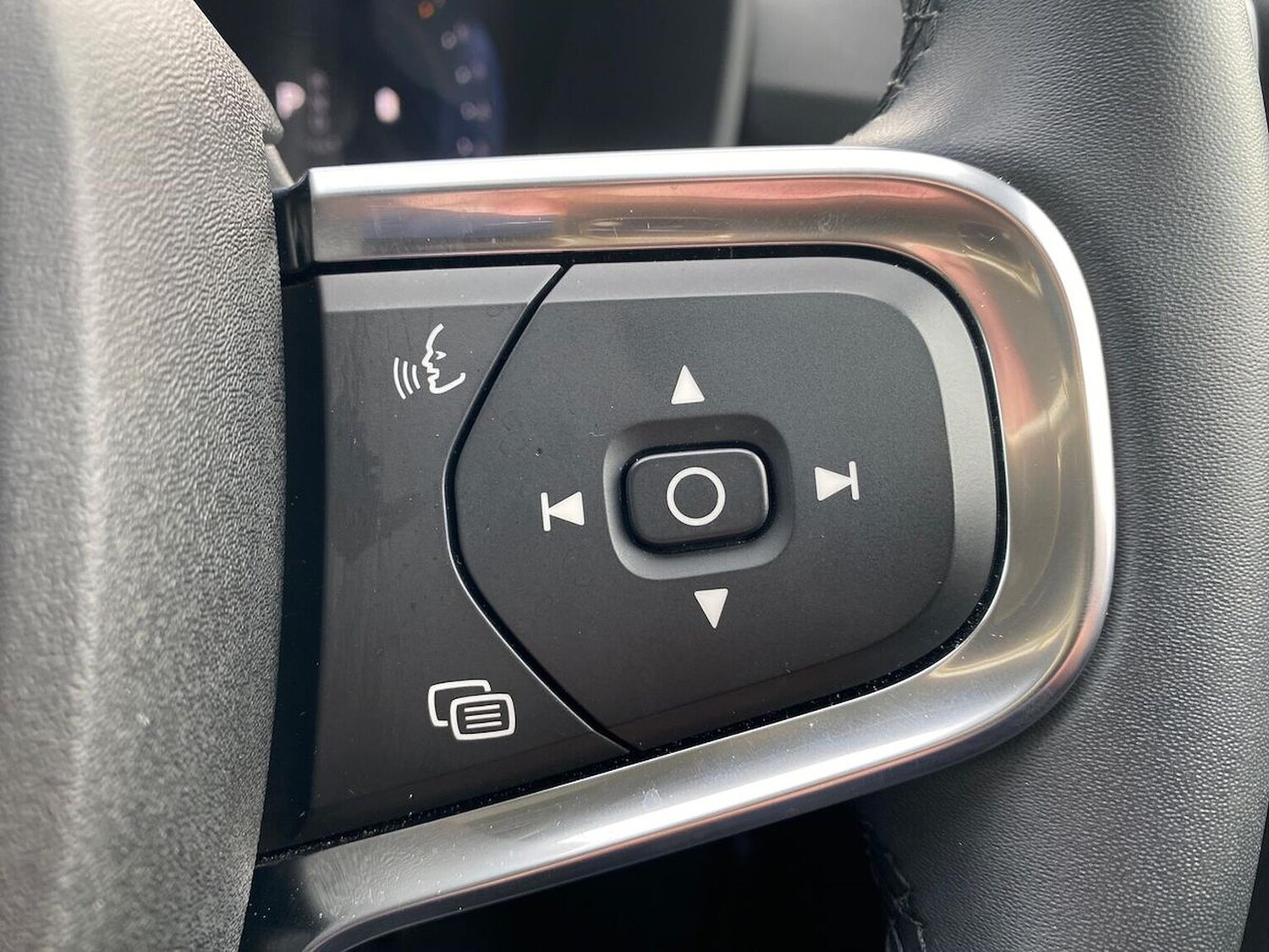 Used Volvo XC40 2024 for sale - 78193982: Photo 28