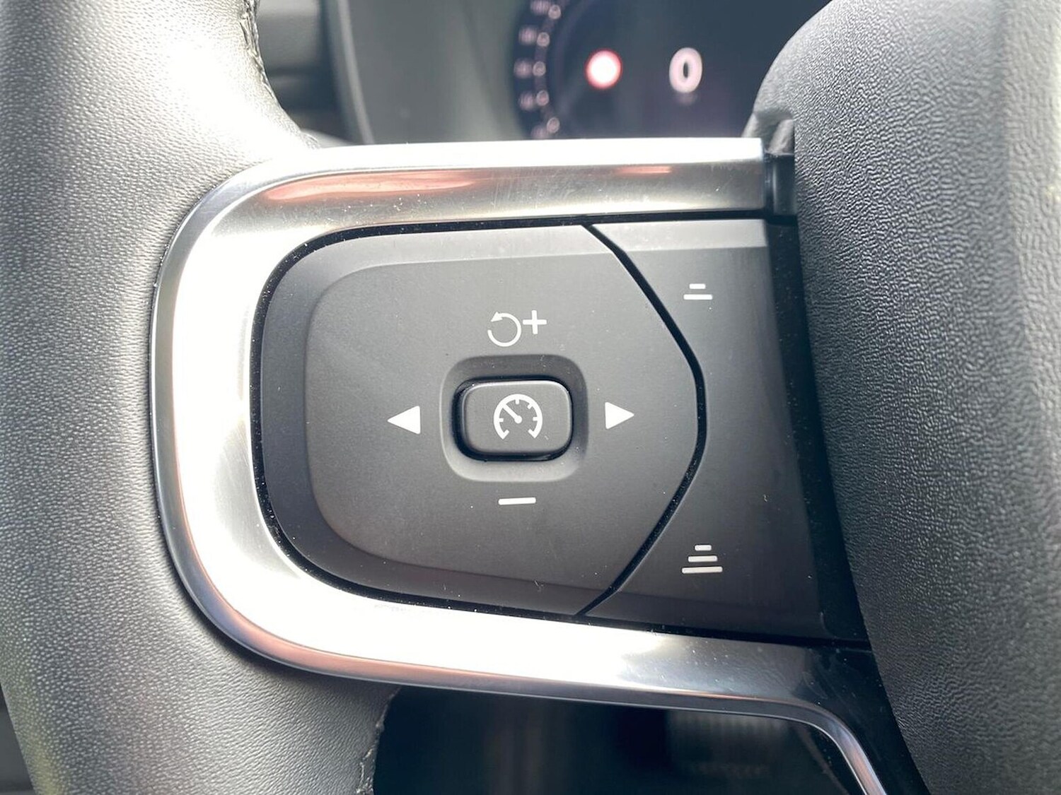 Used Volvo XC40 2024 for sale - 78193982: Photo 29