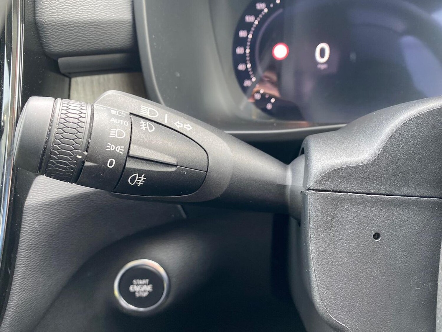 Used Volvo XC40 2024 for sale - 78193982: Photo 31