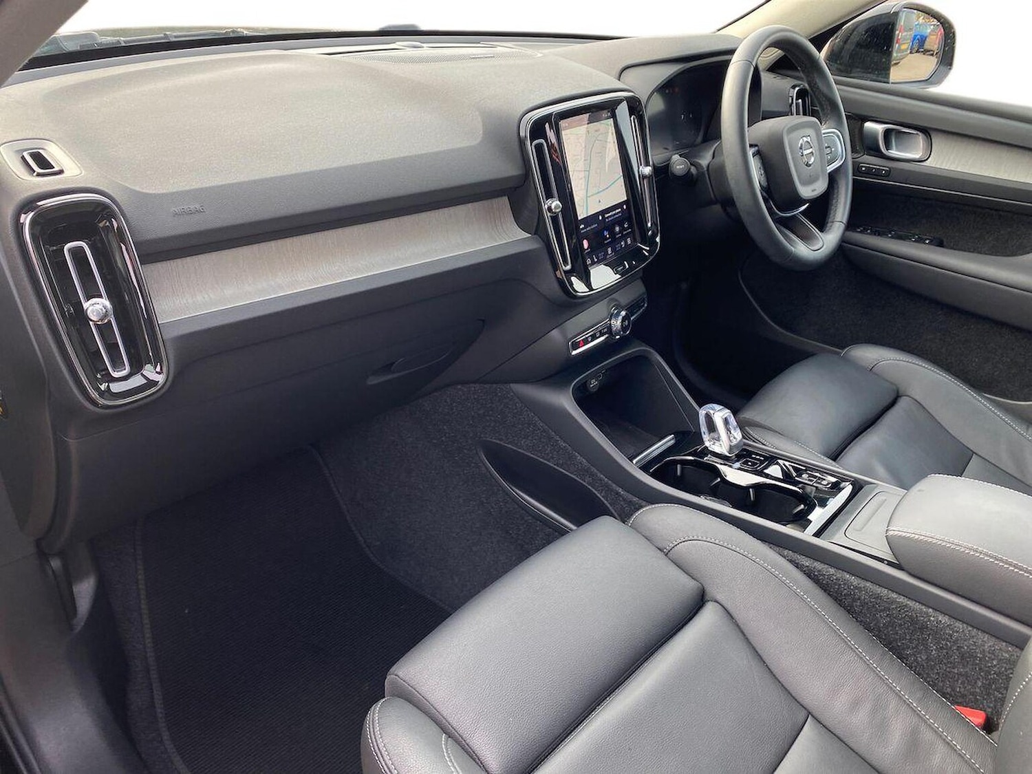 Used Volvo XC40 2024 for sale - 78193982: Photo 9