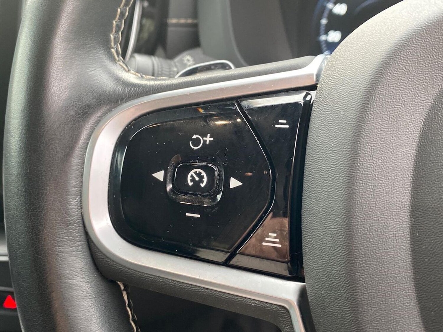 Used Volvo XC60 2019 for sale - 76497357: Photo 27