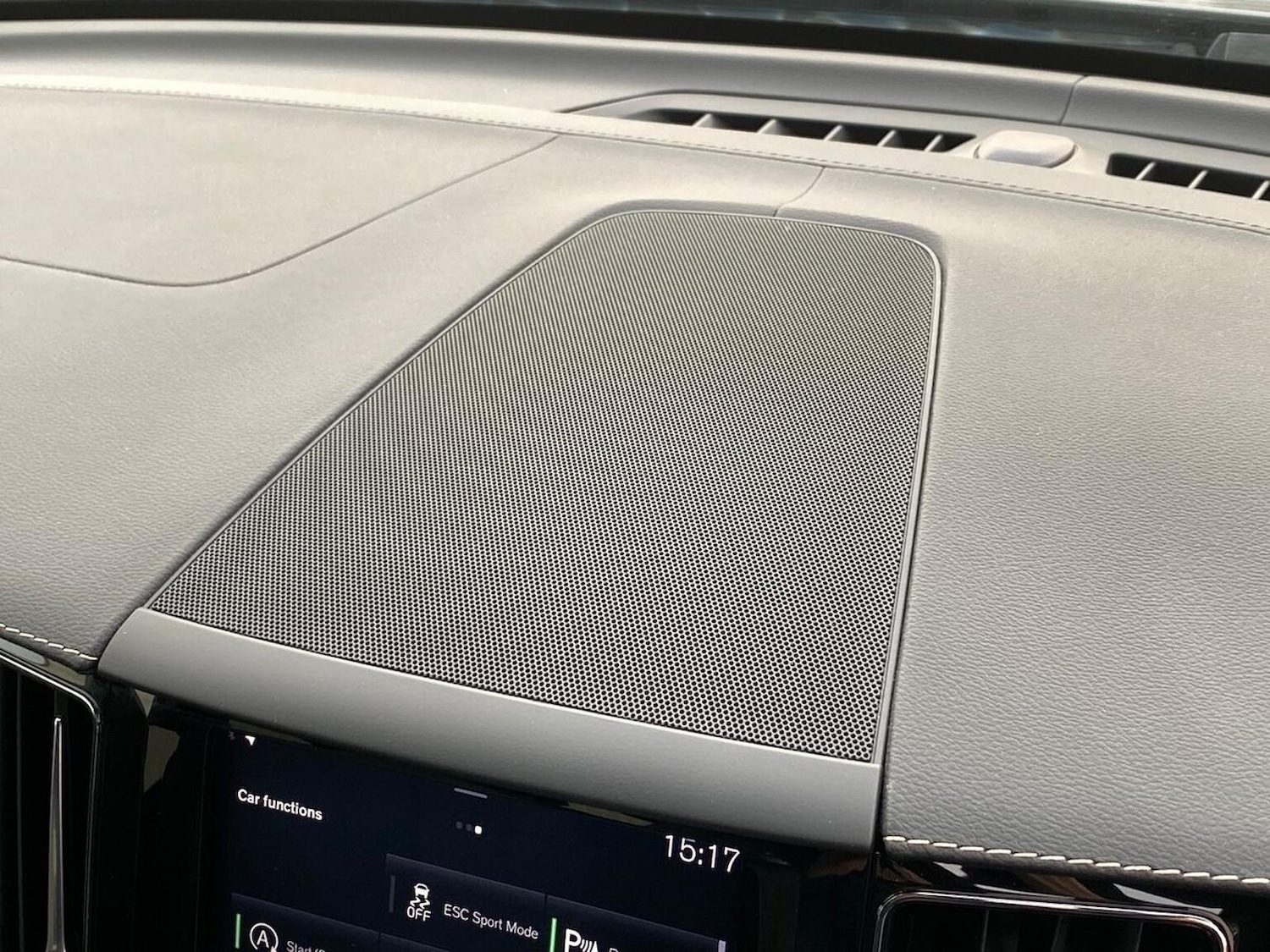 Used Volvo XC60 2019 for sale - 76497357: Photo 31