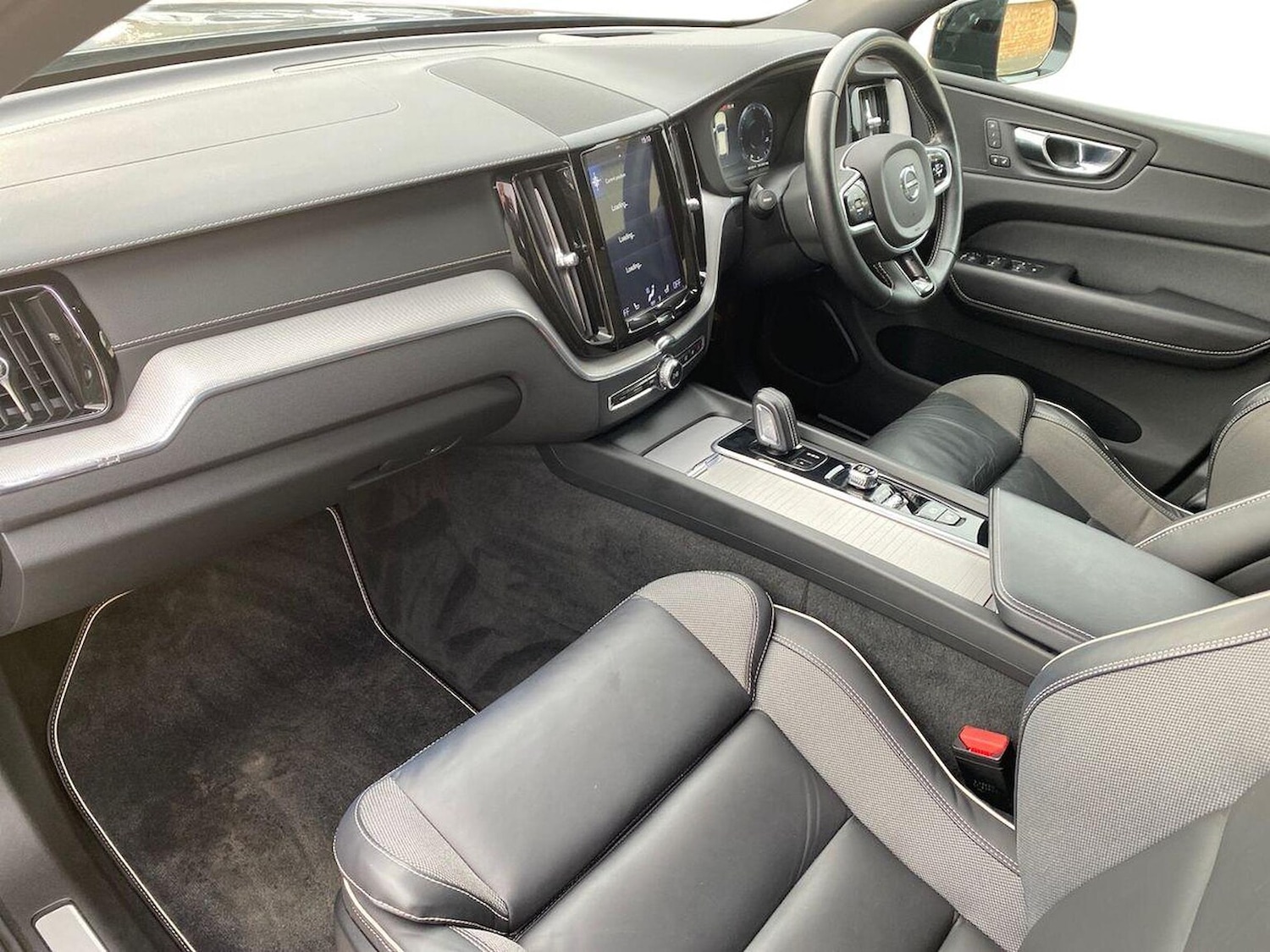 Used Volvo XC60 2019 for sale - 76497357: Photo 7