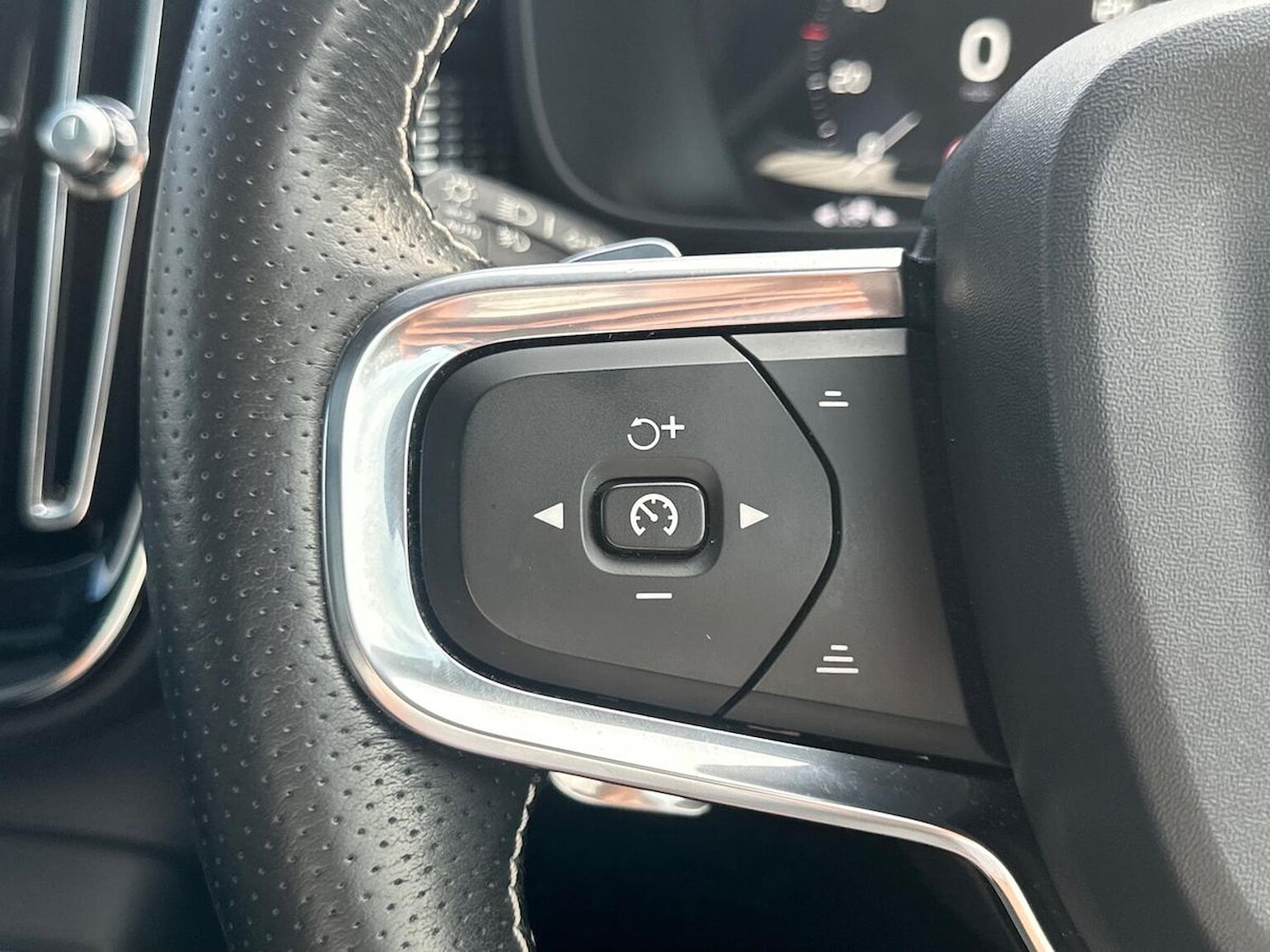 Used Volvo XC40 2018 for sale - 76543021: Photo 26