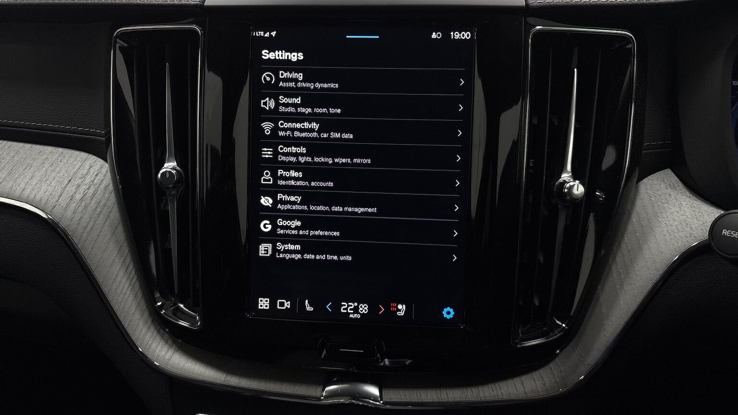 Used Volvo XC60 2025 for sale - 76699403: Photo 11