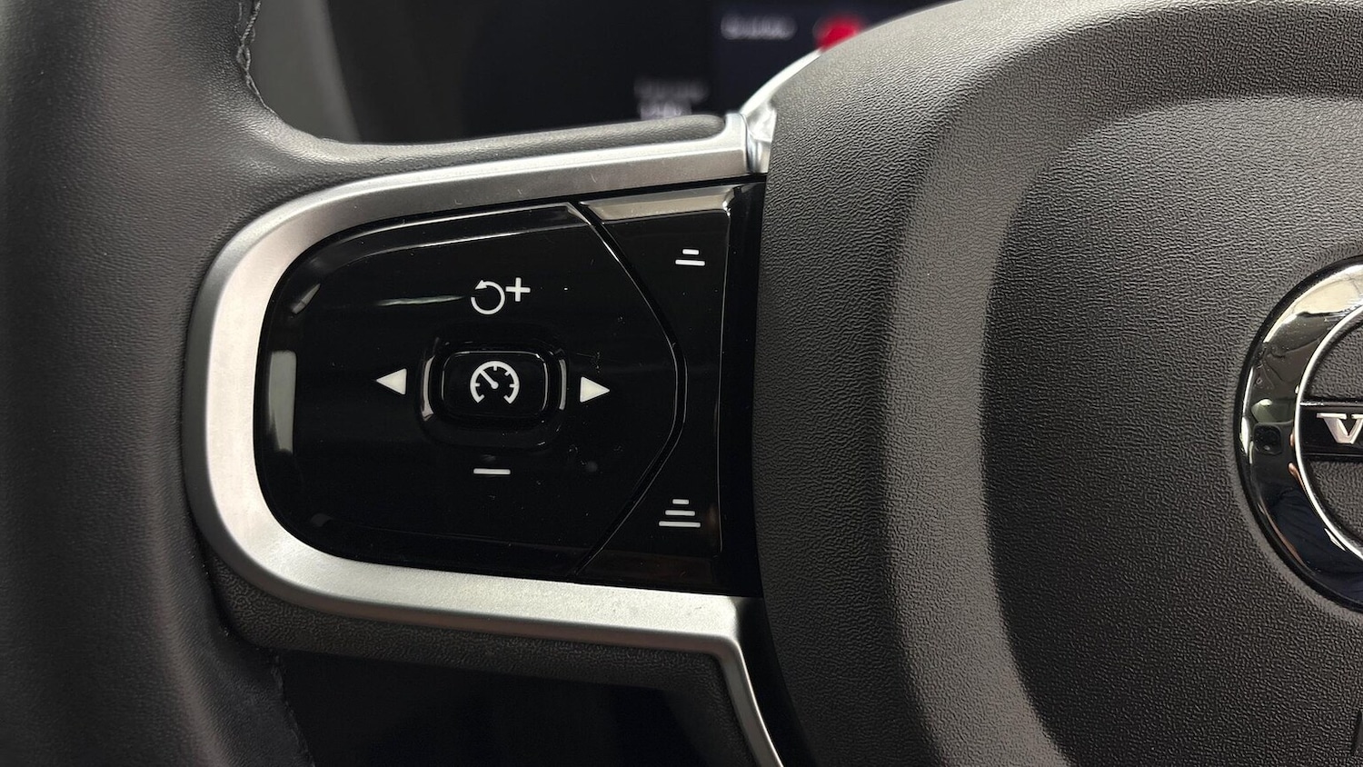 Used Volvo XC60 2025 for sale - 76699403: Photo 26