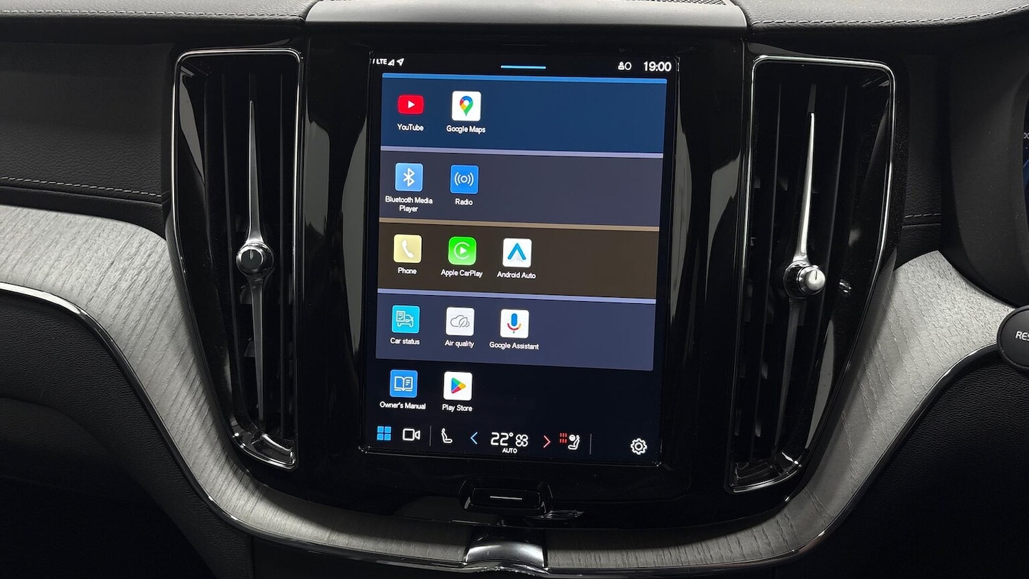 Used Volvo XC60 2025 for sale - 76699403: Photo 29