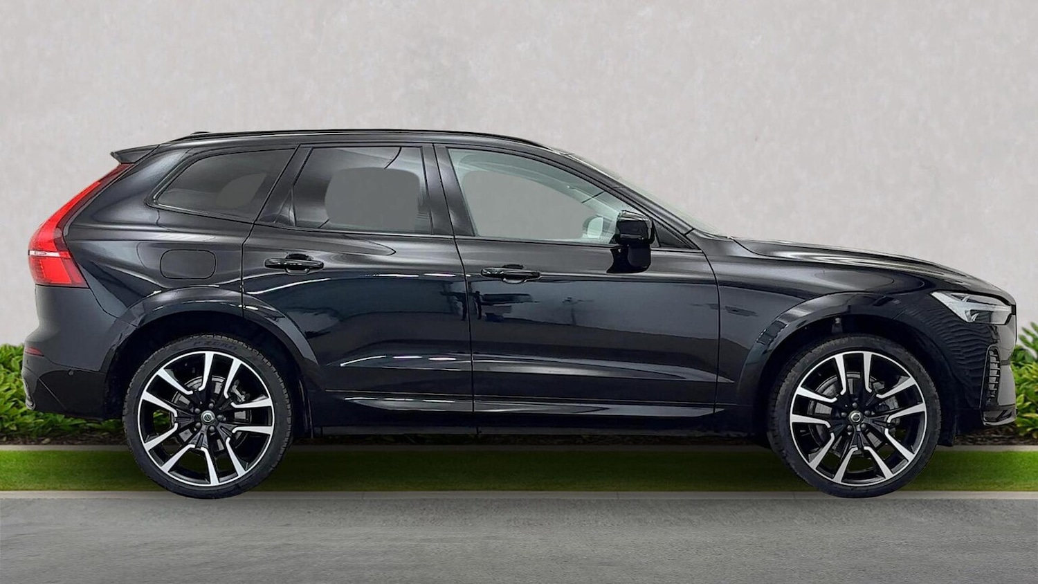 Used Volvo XC60 2025 for sale - 76699403: Photo 3