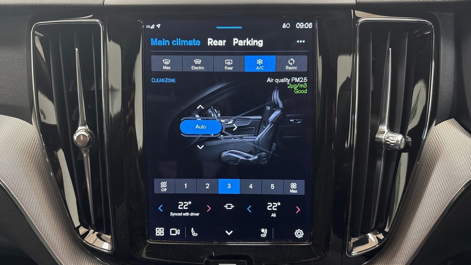 Used Volvo XC60 2022 for sale - 76969031: Photo 12