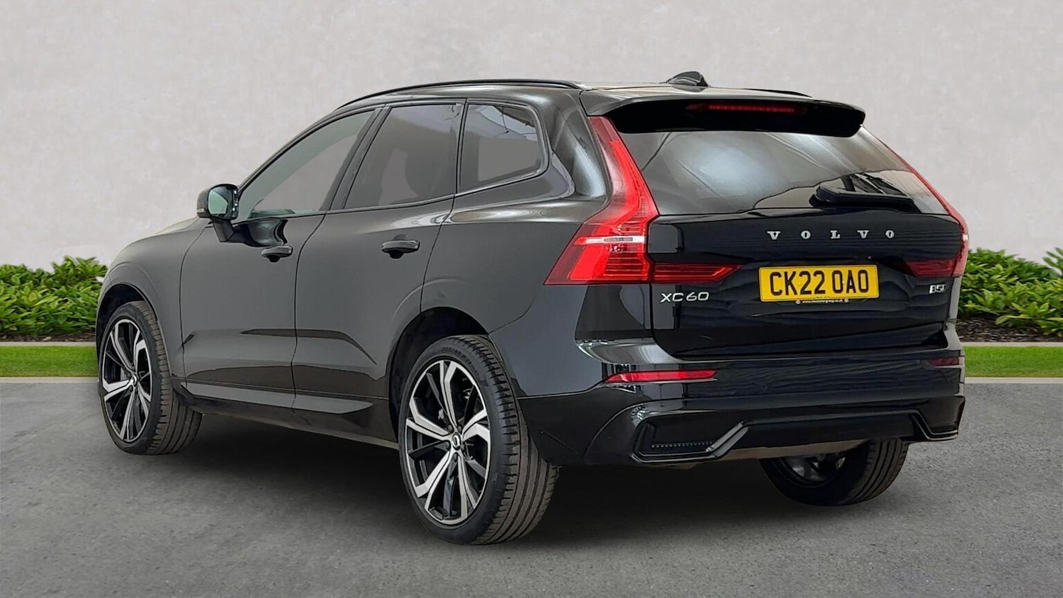Used Volvo XC60 2022 for sale - 76969031: Photo 2