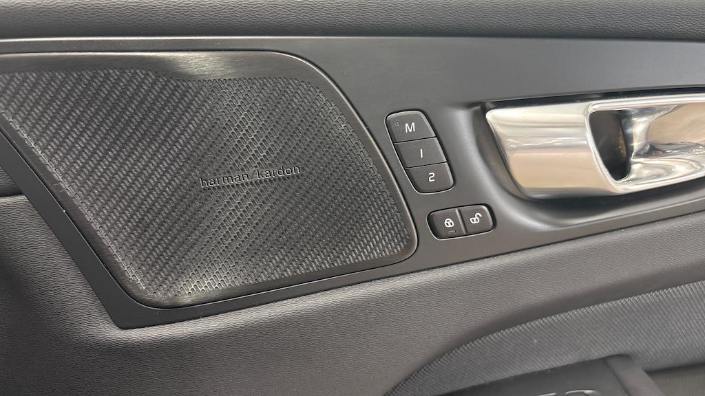 Used Volvo XC60 2022 for sale - 76969031: Photo 31