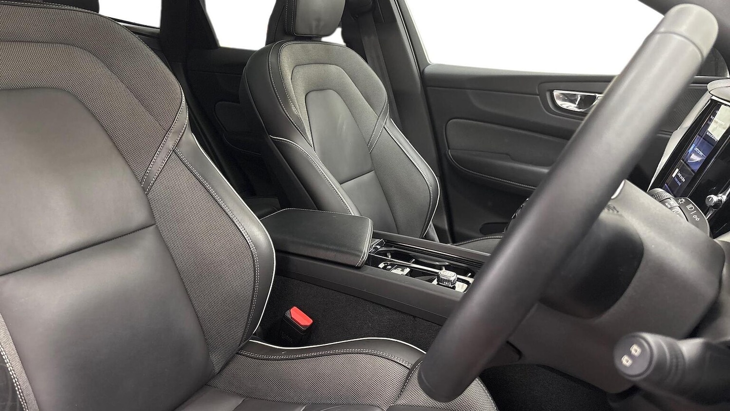 Used Volvo XC60 2022 for sale - 76969031: Photo 9