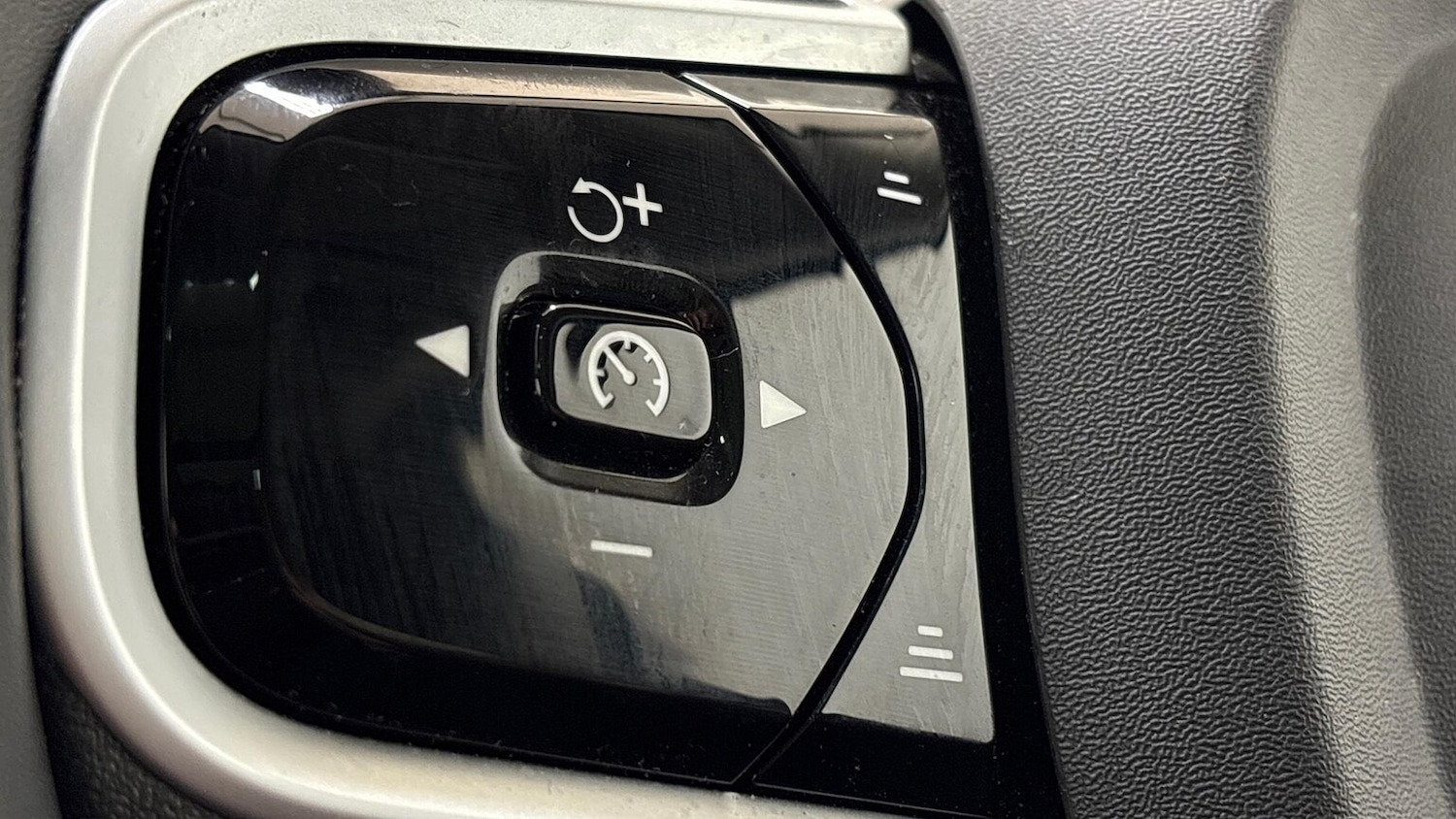 Used Volvo XC90 2025 for sale - 76941820: Photo 26