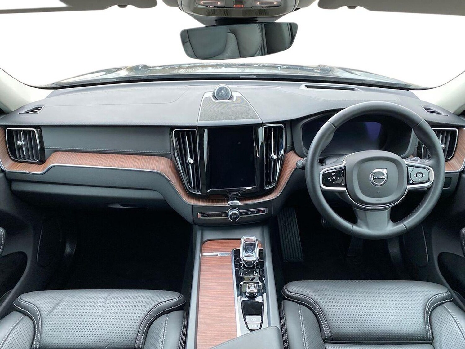 Used Volvo XC60 2025 for sale - 76497311: Photo 10