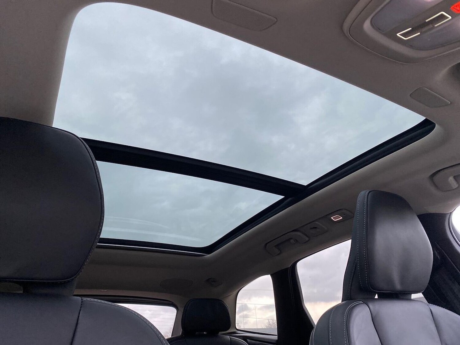 Used Volvo XC60 2025 for sale - 76497311: Photo 34