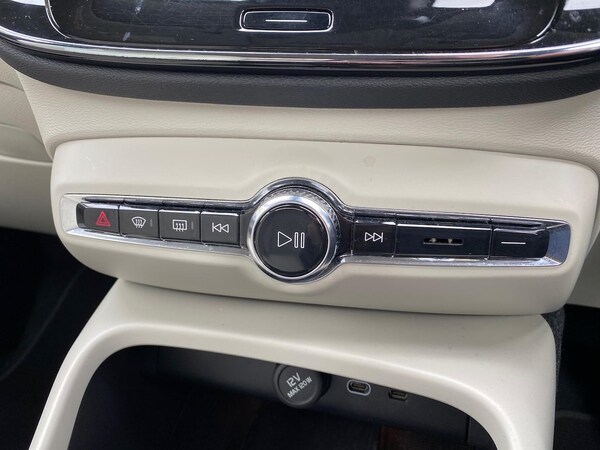 Used Volvo XC40 2022 for sale - 76236965: Photo 22