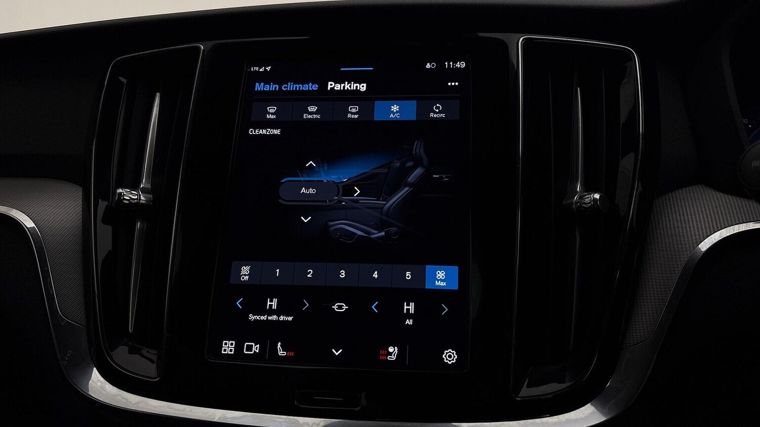 Used Volvo V60 2025 for sale - 77802094: Photo 12