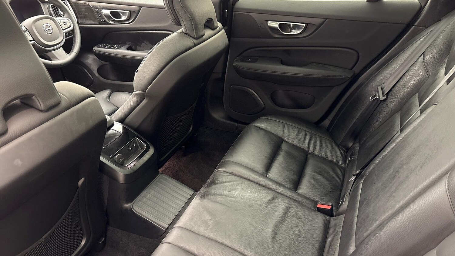 Used Volvo V60 2025 for sale - 77802094: Photo 16