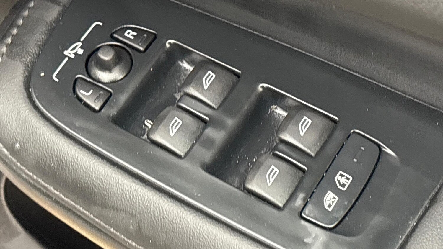 Used Volvo V60 2025 for sale - 77802094: Photo 21