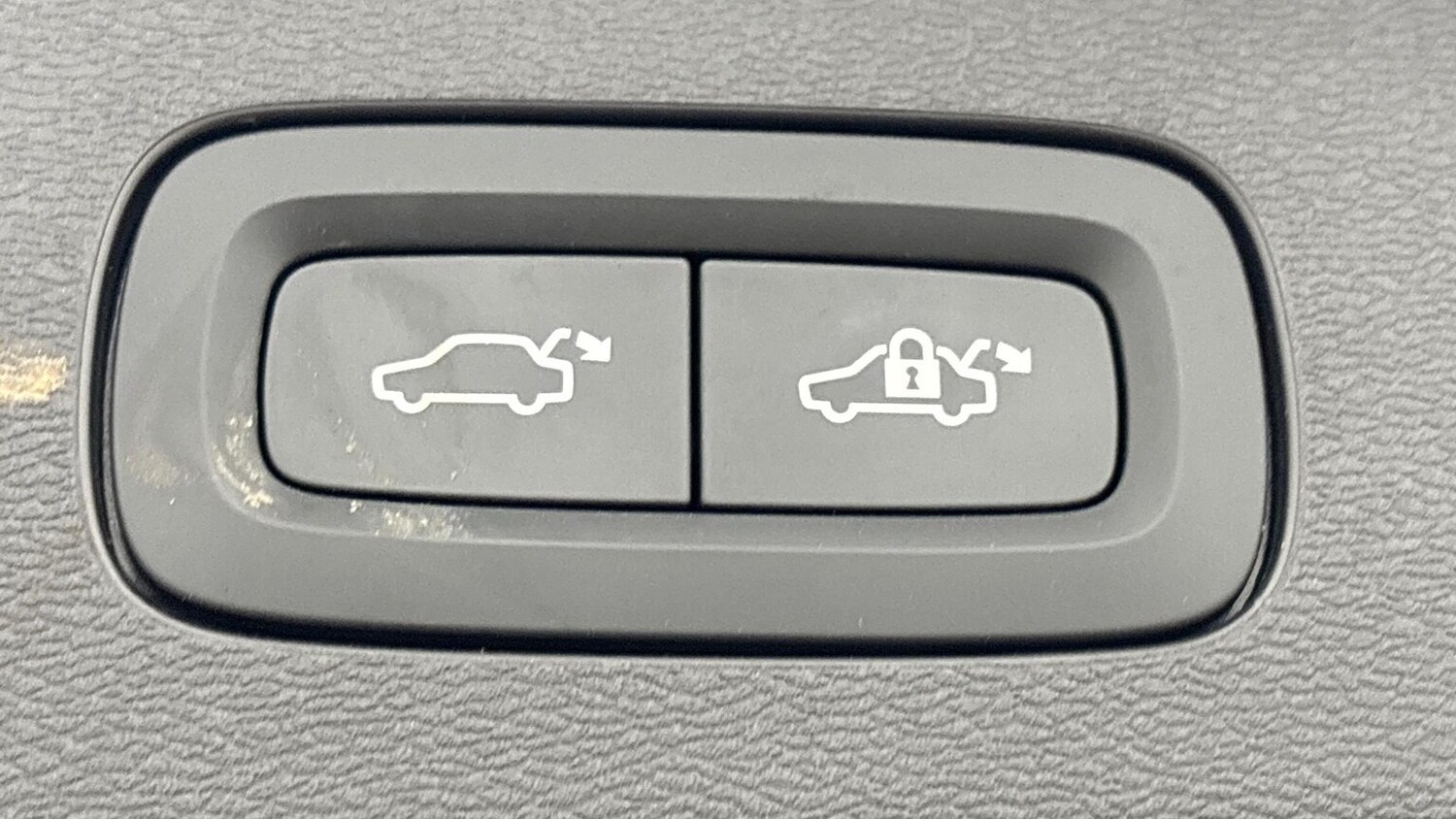 Used Volvo V60 2025 for sale - 77802094: Photo 35