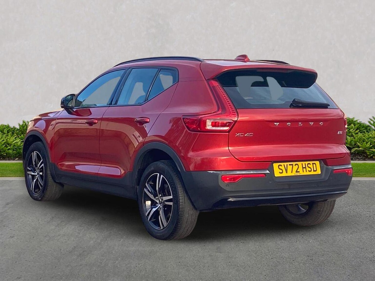 Used Volvo XC40 2022 for sale - 76969951: Photo 2