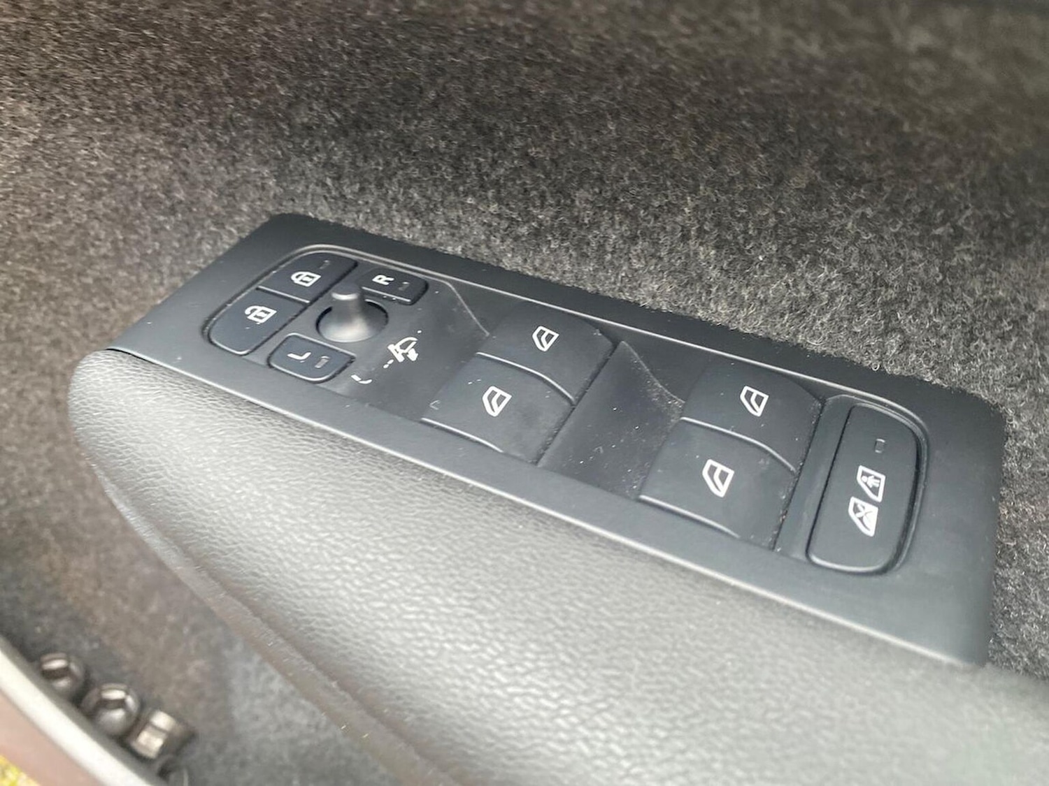 Used Volvo XC40 2022 for sale - 76969951: Photo 21