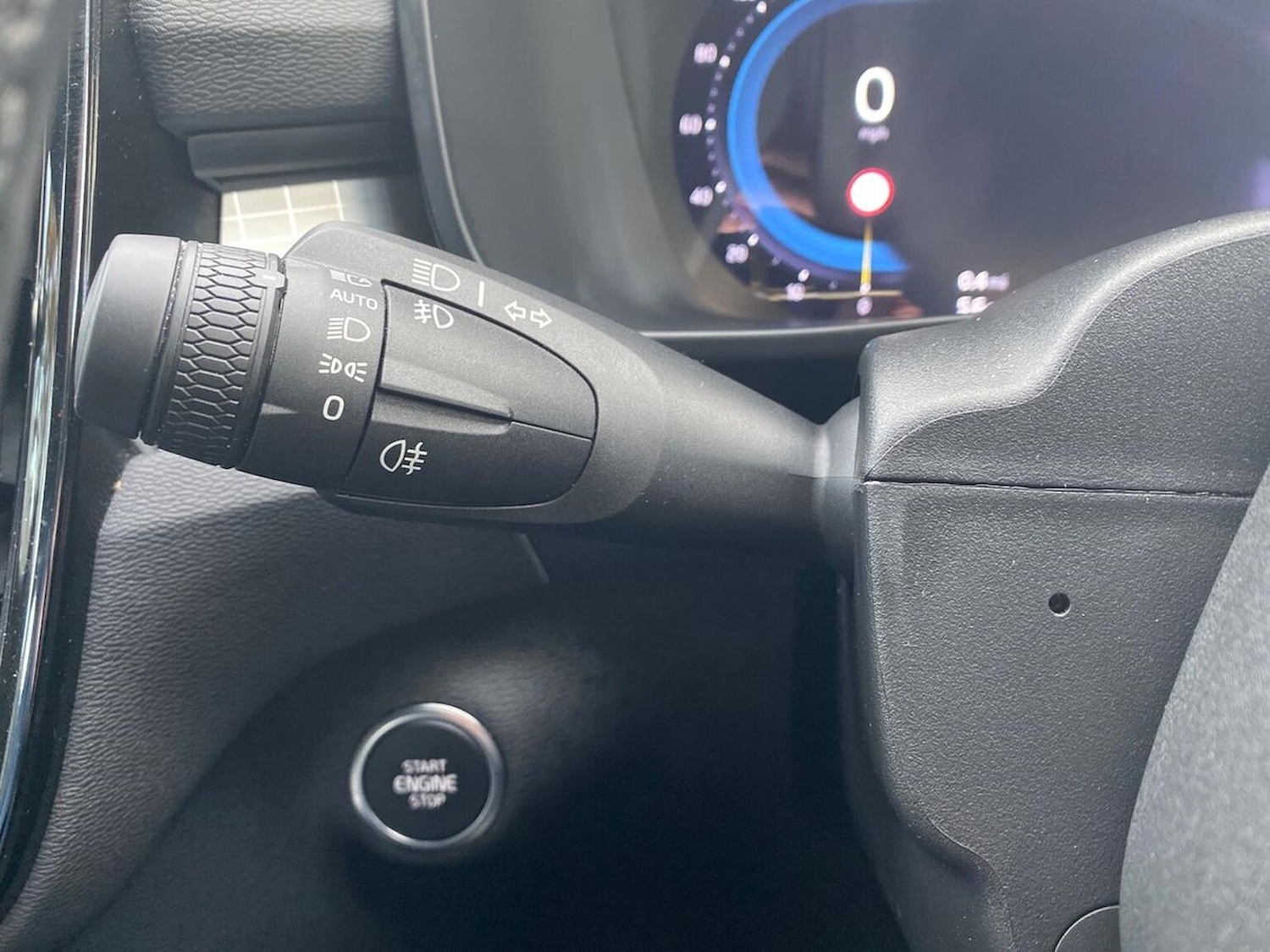 Used Volvo XC40 2022 for sale - 76969951: Photo 29