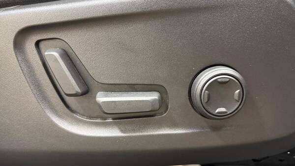 Used Volvo XC40 2023 for sale - 76207473: Photo 17