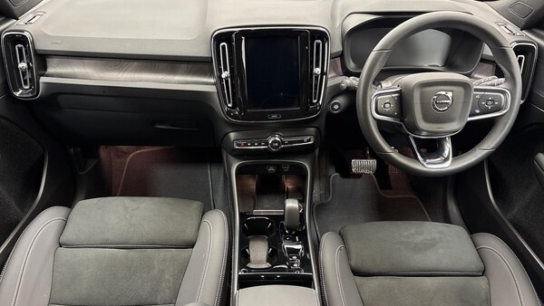 Used Volvo XC40 2023 for sale - 76207473: Photo 8