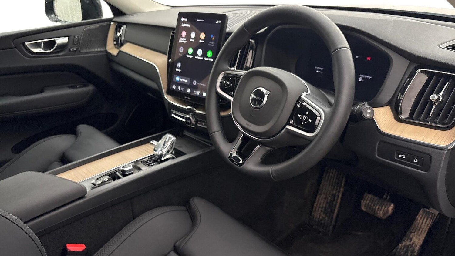 Used Volvo XC60 2025 for sale - 77802103: Photo 15