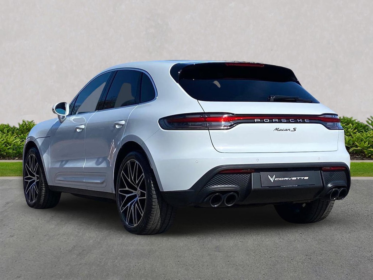 Used Porsche Macan 2023 for sale - 78193913: Photo 2