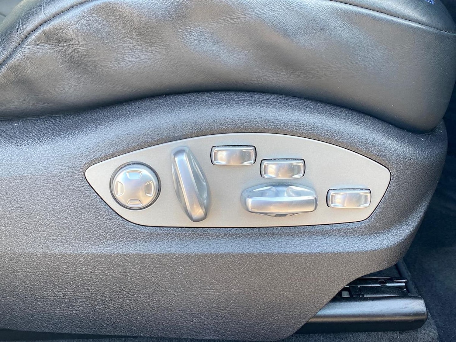 Used Porsche Macan 2023 for sale - 78193913: Photo 30