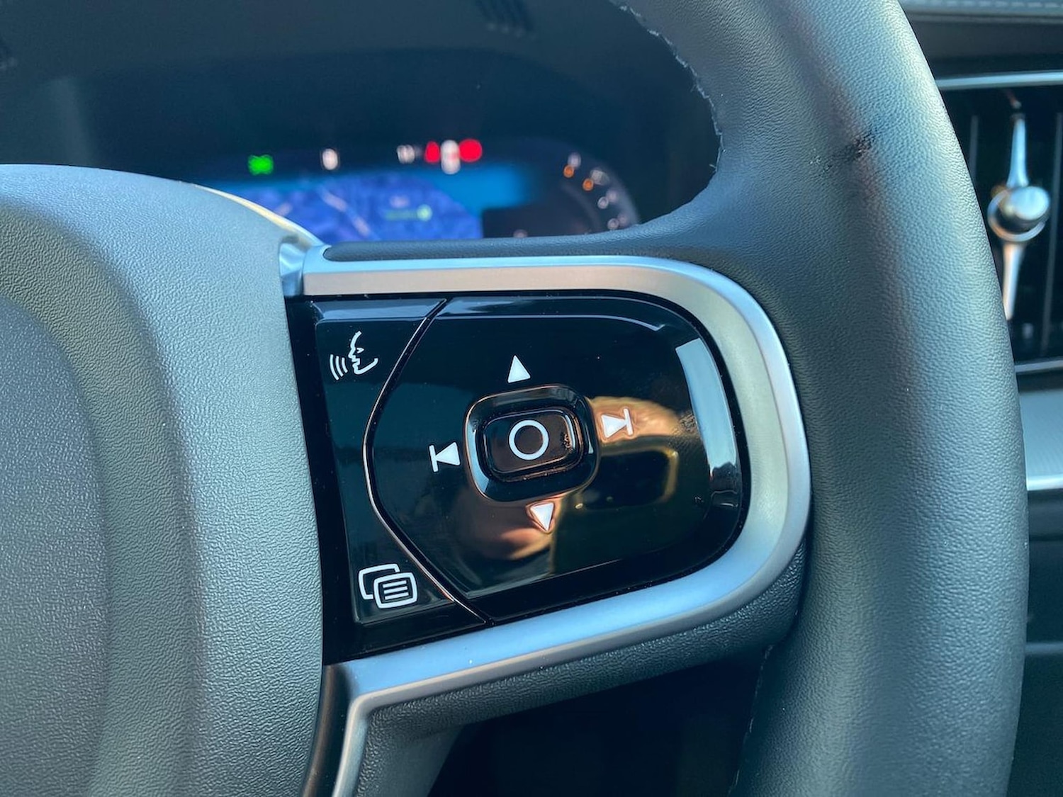 Used Volvo XC60 2025 for sale - 77984001: Photo 26