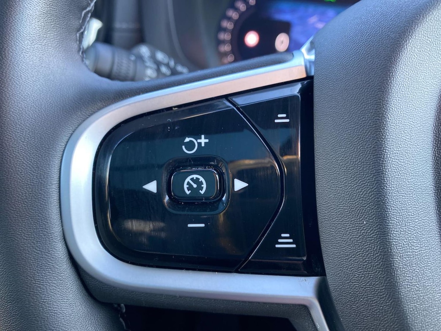 Used Volvo XC60 2025 for sale - 77984001: Photo 27