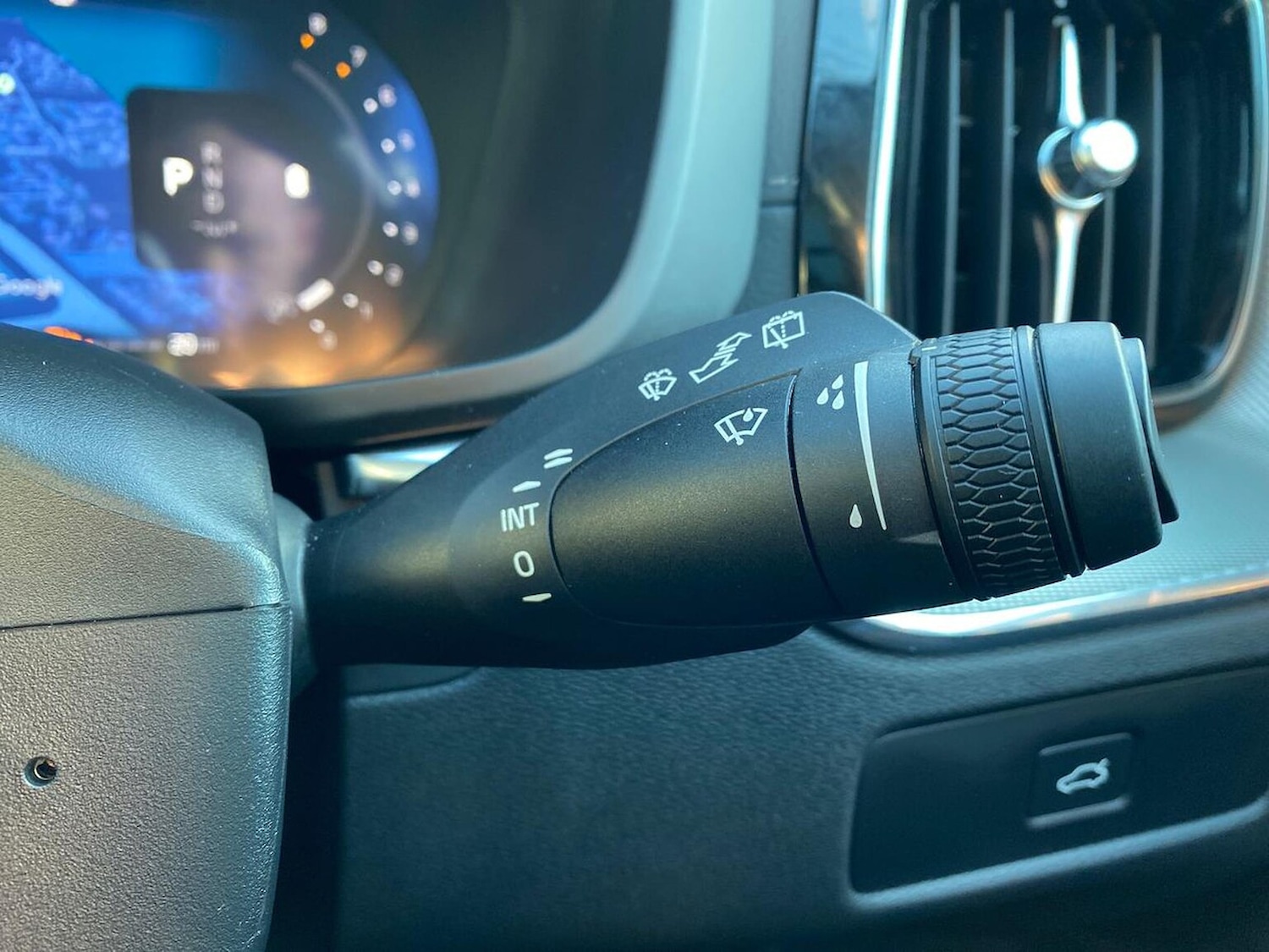 Used Volvo XC60 2025 for sale - 77984001: Photo 28