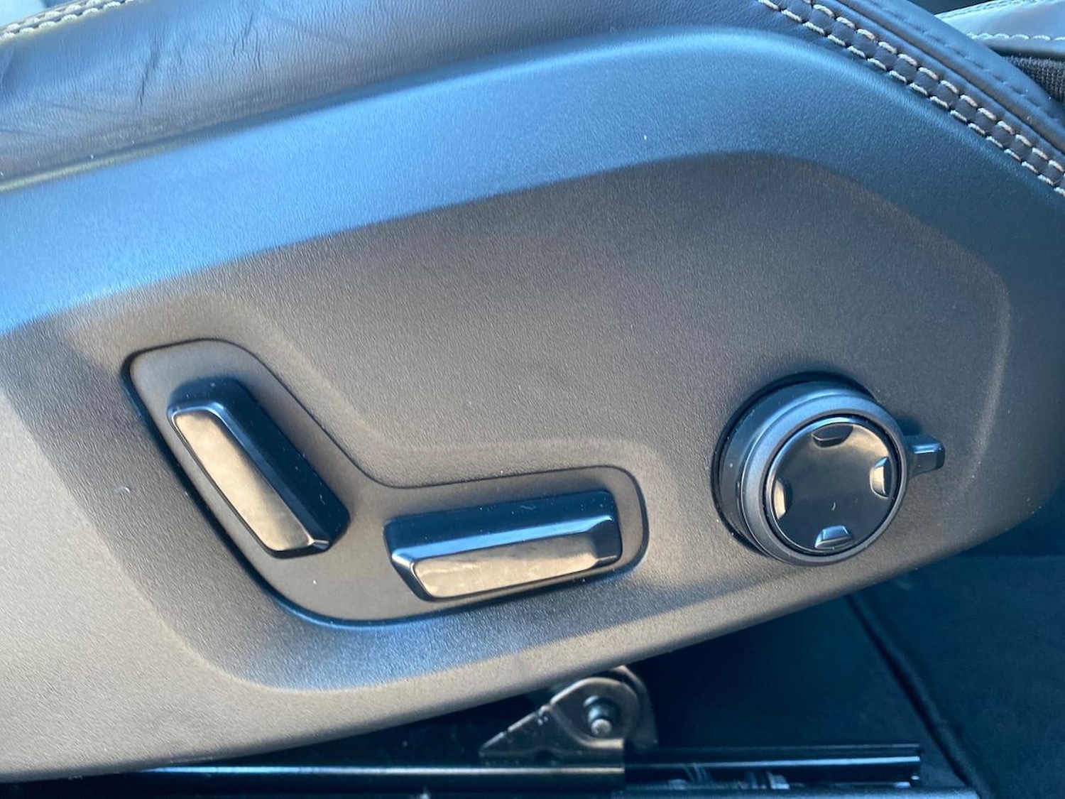 Used Volvo XC60 2025 for sale - 77984001: Photo 30