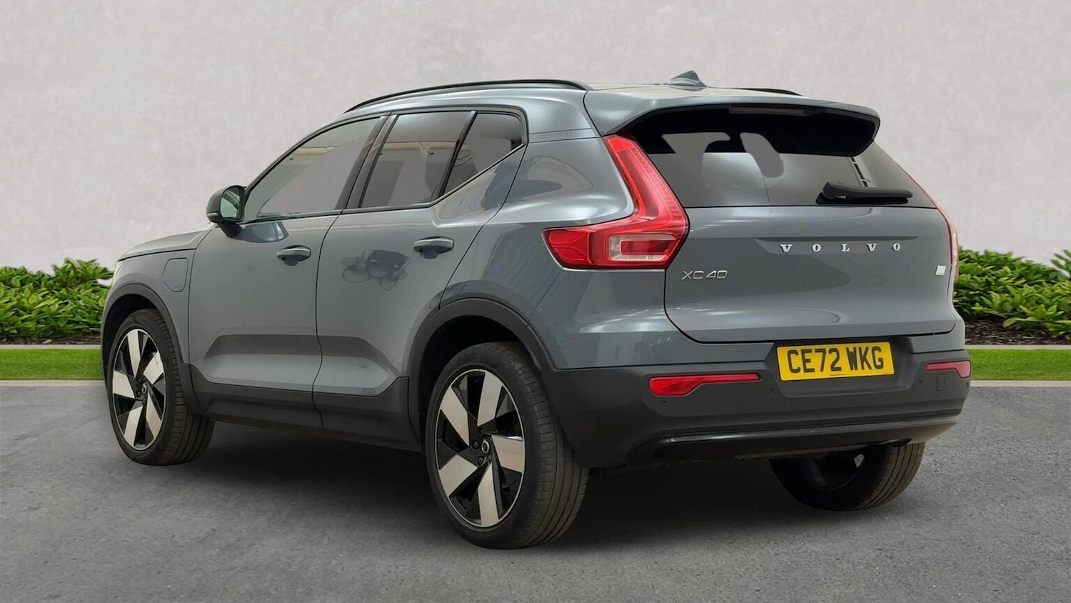 Used Volvo XC40 2022 for sale - 76969042: Photo 2