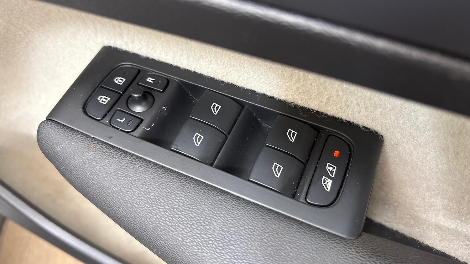 Used Volvo XC40 2022 for sale - 76969042: Photo 21