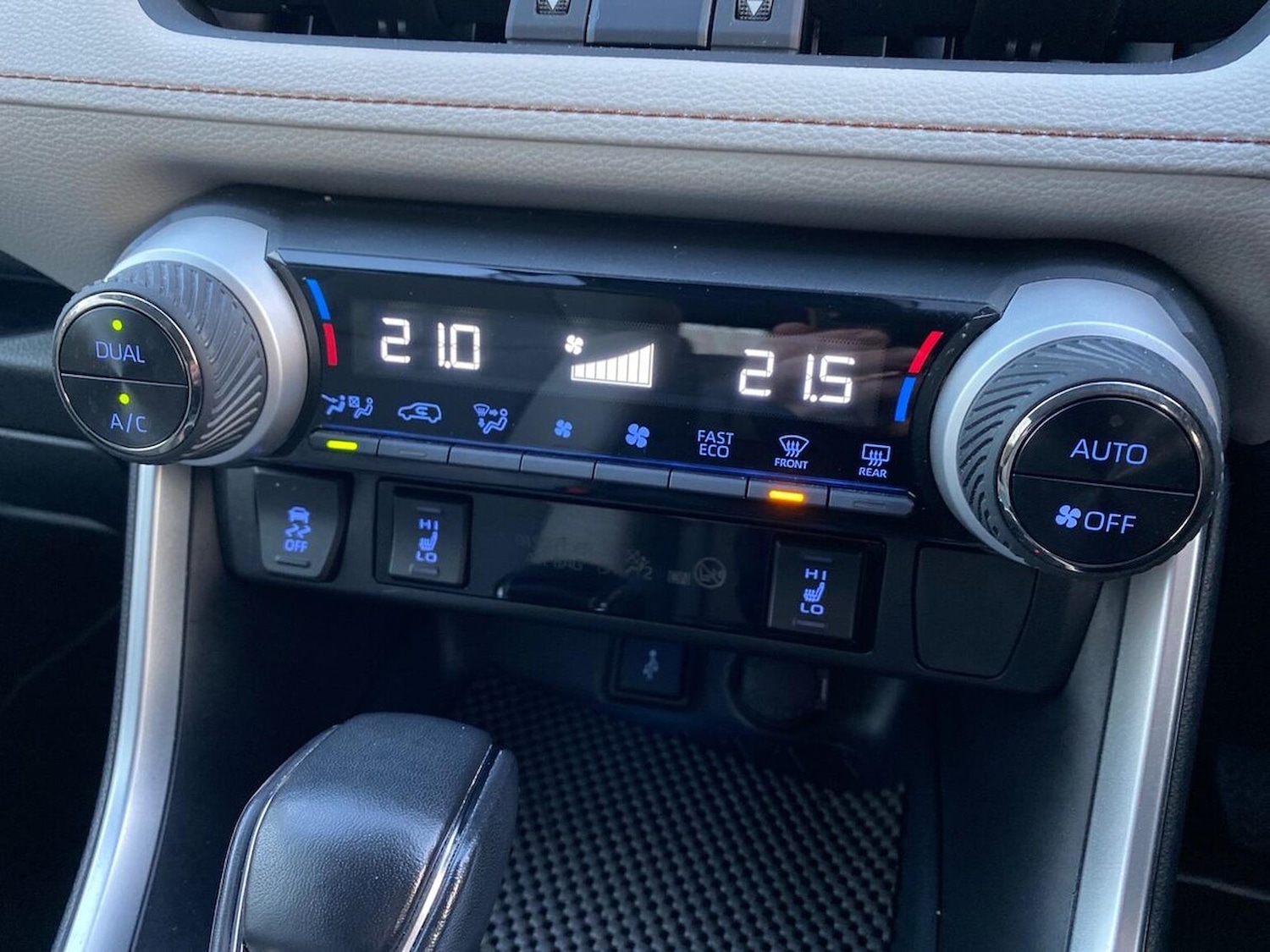 Used Toyota RAV4 2022 for sale - 76904955: Photo 12