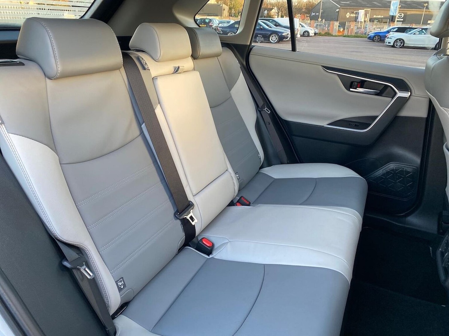 Used Toyota RAV4 2022 for sale - 76904955: Photo 16