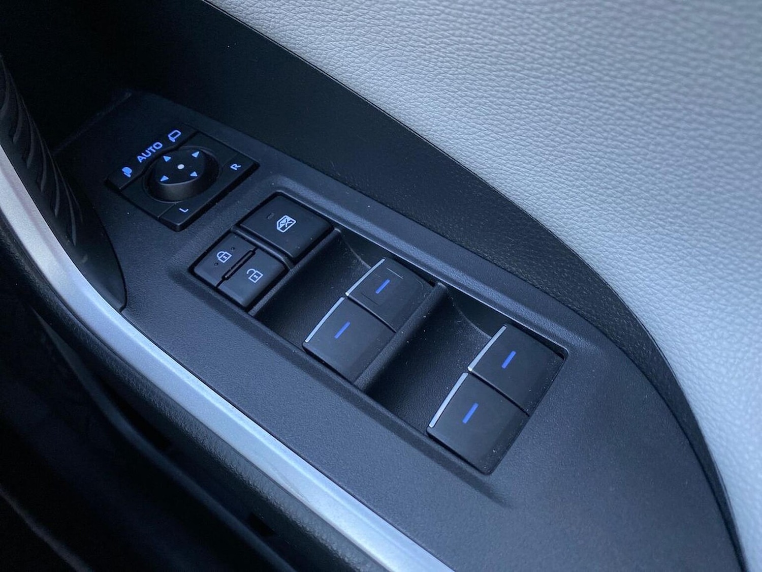 Used Toyota RAV4 2022 for sale - 76904955: Photo 21