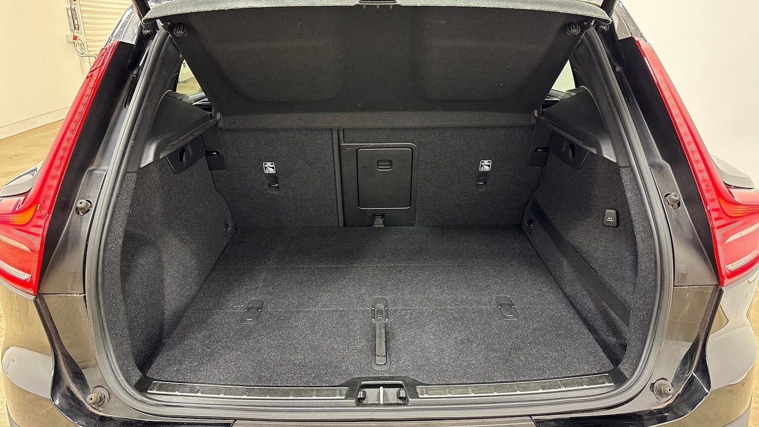 Used Volvo XC40 2020 for sale - 76969040: Photo 17