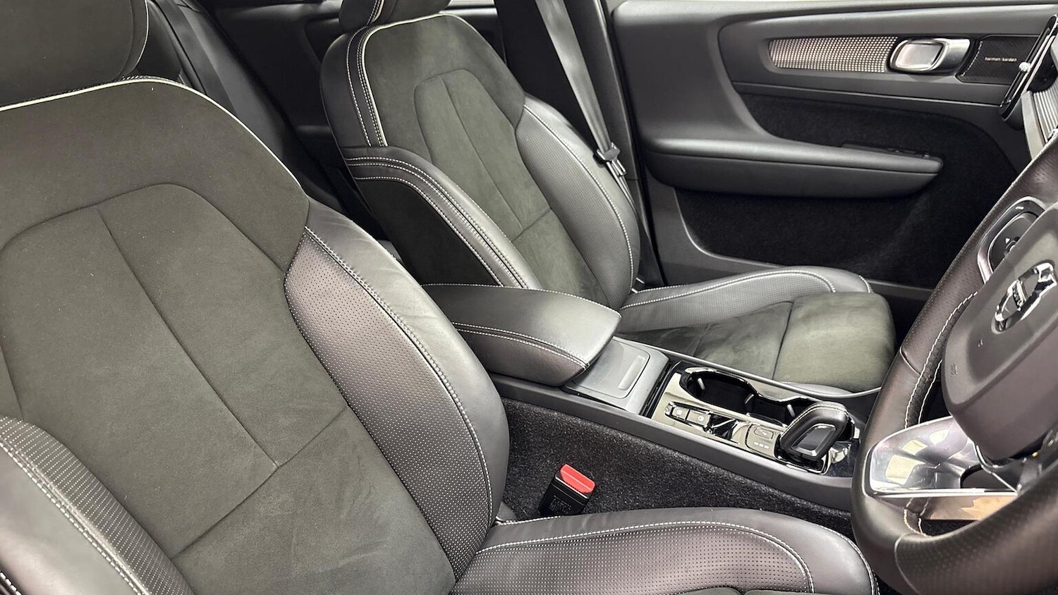 Used Volvo XC40 2020 for sale - 76969040: Photo 9