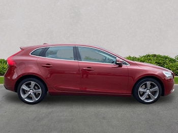 Used Volvo V40 2016 for sale - 75987740: Photo